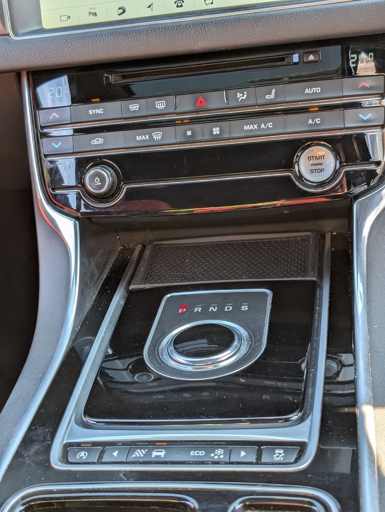 Jaguar, XF, Saloon, 2016, Other, 2993 (cc), 4 doors