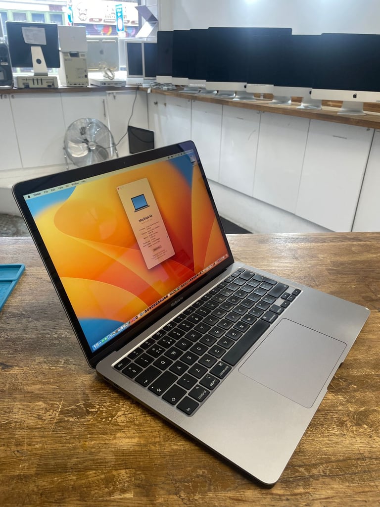 Apple MacBook Air Retina 13" 2020 1.1GHZ Quad-Core Intel core i5 8GB RAM 512GB SSD Ventura