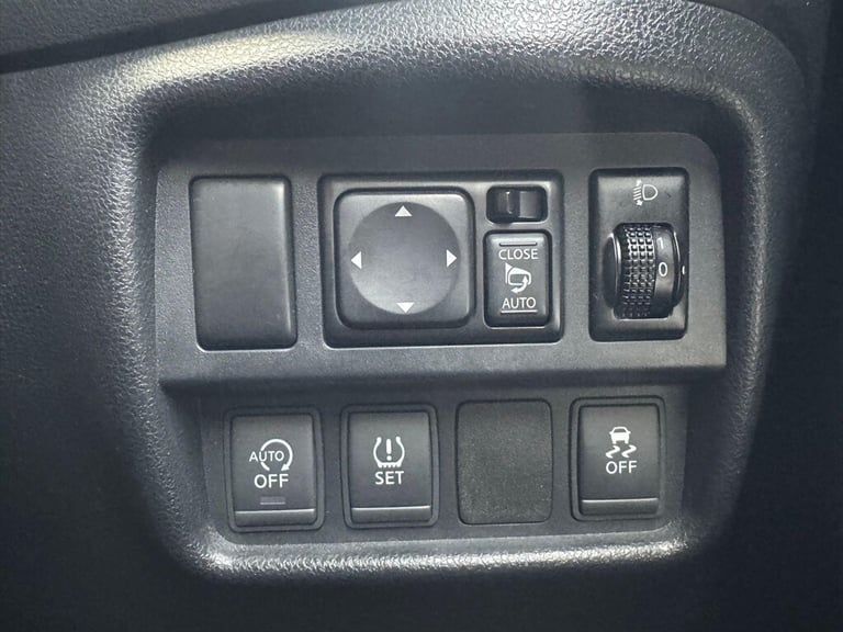 2016 Nissan Juke 1.2 DIG-T N-Connecta Euro 6 (s/s) 5dr SUV Petrol Manual