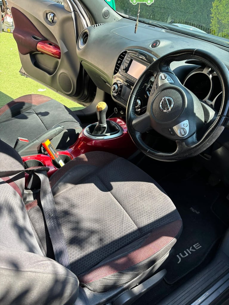 Nissan, JUKE, Hatchback, 2010, Manual, 1598 (cc), 5 doors