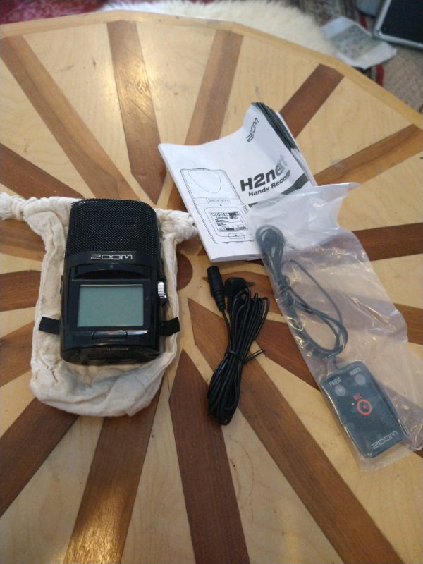 Zoom H2 portable recorder music / band / festival / interview 