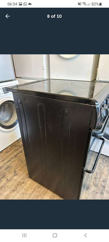 Hotpoint black electric cooker ceramic top free battery could connect it 