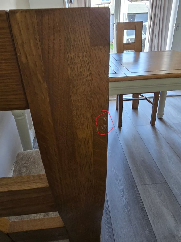 Oak Furnitureland 6 foot extendable table and chairs £400 ono