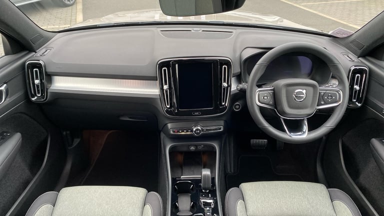 2022 Volvo XC40 2.0 B3 MHEV Plus SUV 5dr Petrol Hybrid DCT Auto Euro 6 (s/s) (163 ps) Petrol/Elec...