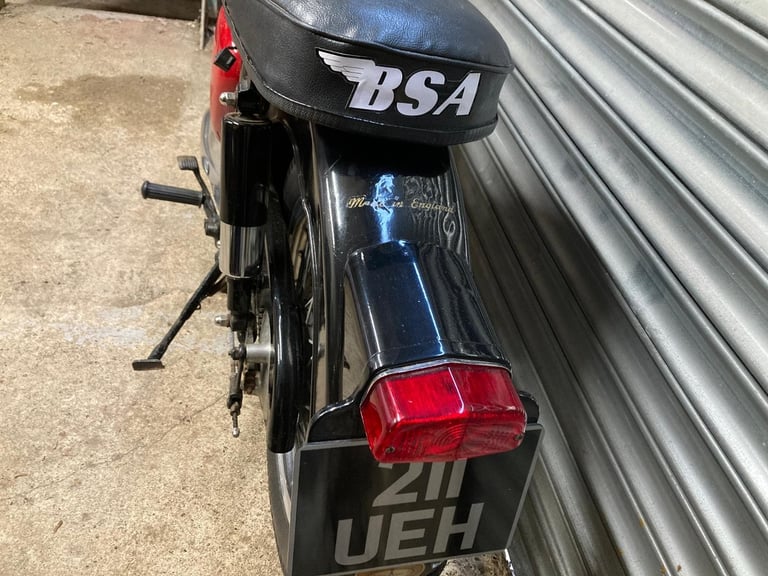 1961 BSA C15 250cc SINGLE (CLASSIC MOTORCYCLE) FULLY SORTED RELIABLE !!