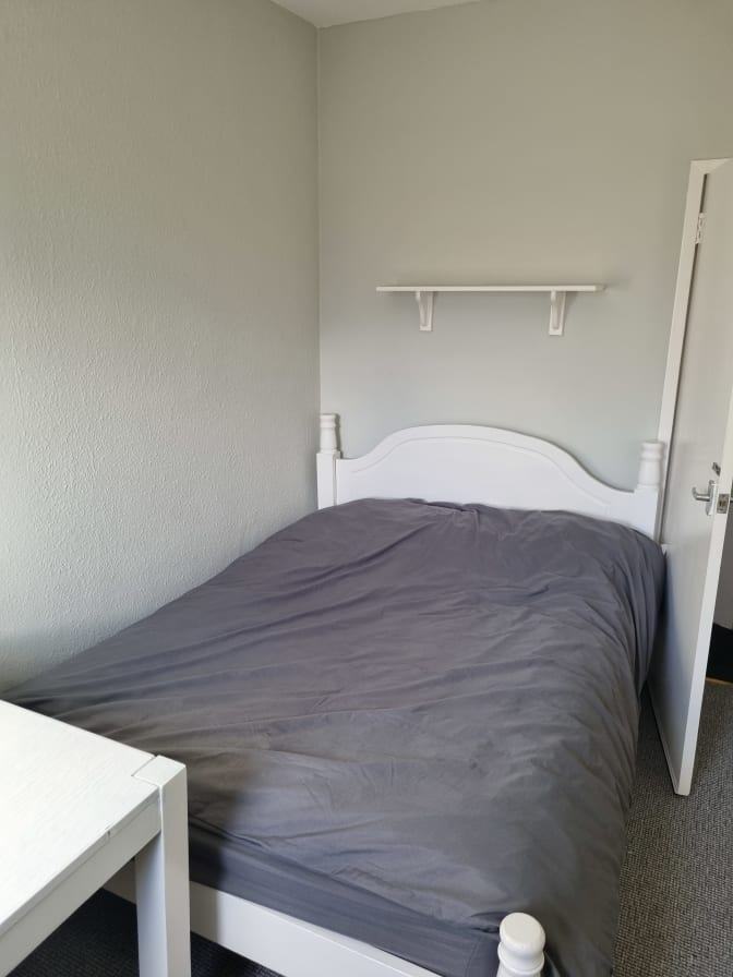 A spacious room in West Edinburgh 