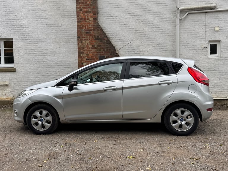 Ford, FIESTA, Hatchback, 2011, Manual, 1560 (cc), 5 doors