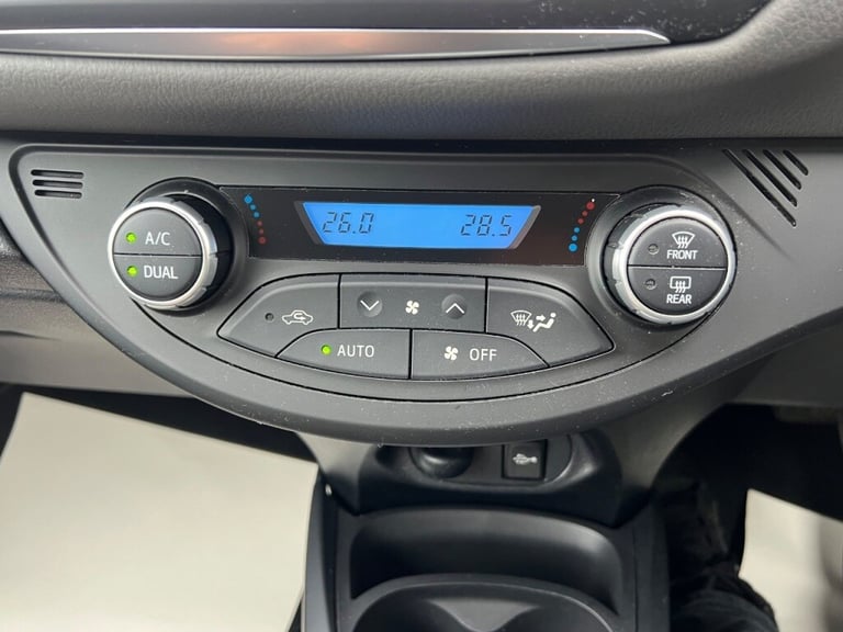  Toyota Yaris 1.5 Hybrid Icon 5dr CVT - FTSH - REAR CAMERA -  AIR CON Petrol/Ele