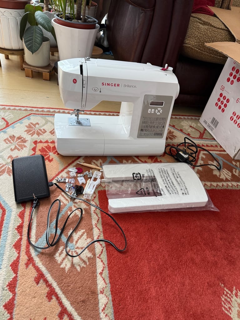  The Singer Brilliance 6180 sewing machine 