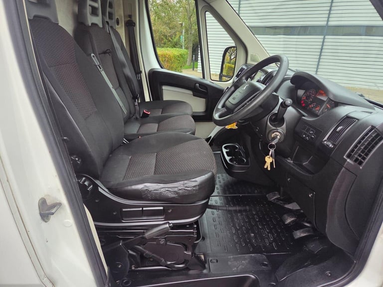 2018 Peugeot Boxer 2.0 BlueHDi 435 Professional L4 H2 Euro 6 5dr PANEL VAN Diesel Manual