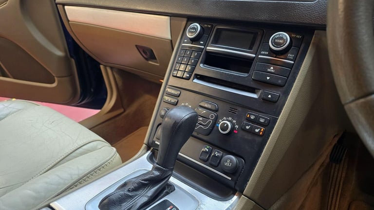 2009 Volvo XC90 2.4 D5 SE Volvo Ocean Race Geartronic AWD 5dr ESTATE Diesel Automatic