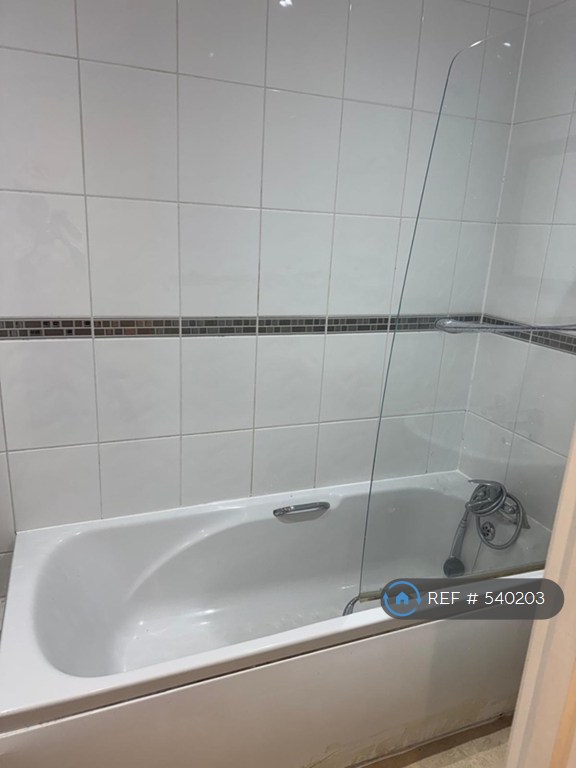 2 bedroom flat in Regent, Kettring, NN16 (2 bed) (#540203)