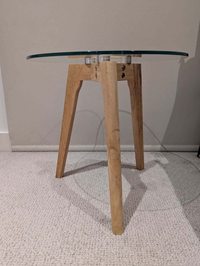 Coffee table wood/glass