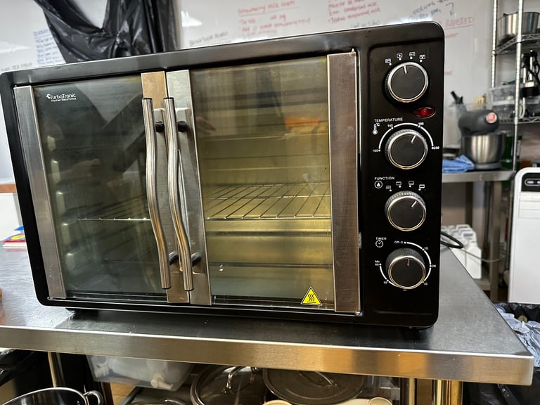 TurboTronic countertop convection oven