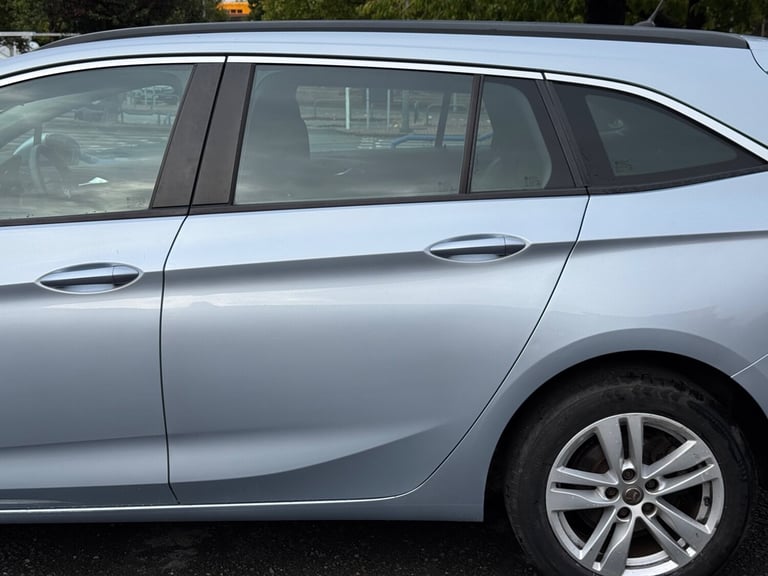 2017 Vauxhall Astra 1.6 CDTi ecoFLEX Design Sports Tourer 5dr Diesel Manual
