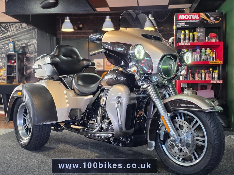 2019 HARLEY-DAVIDSON TRIGLIDE FLHTCUTG 1745cc TRIKE 2,250 MILE'S 