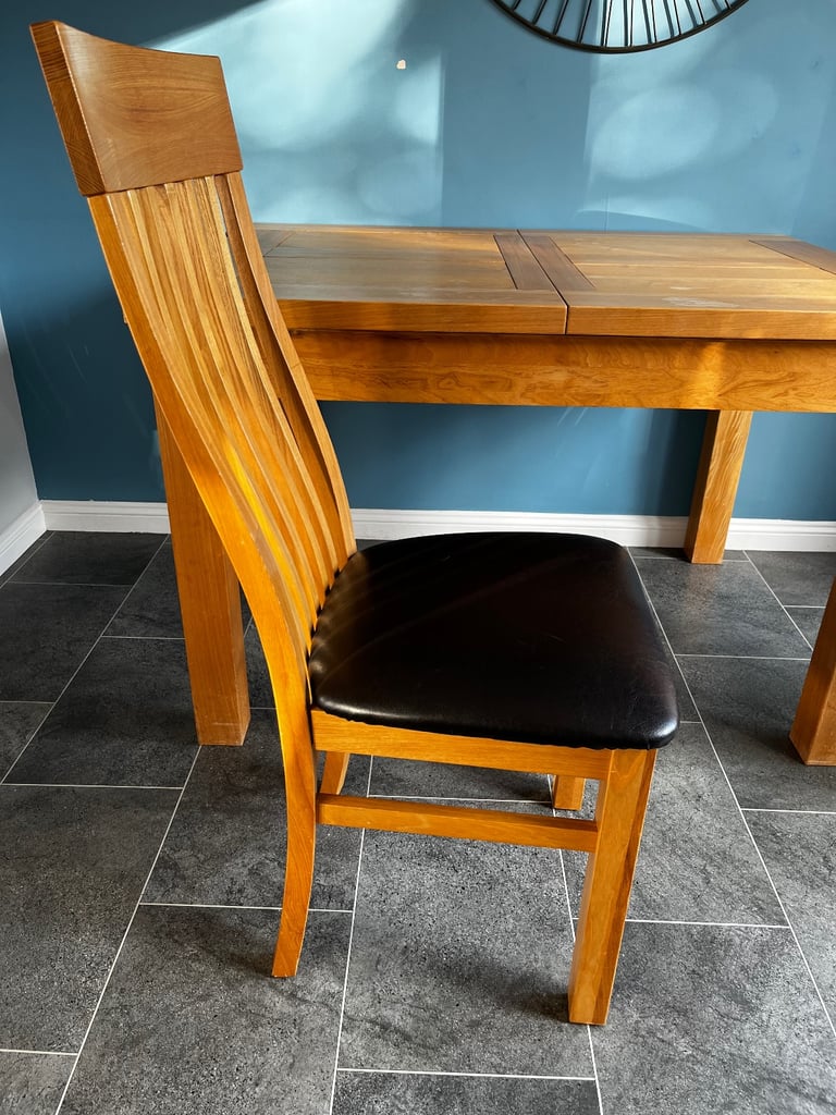 Dining table and 4 chairs