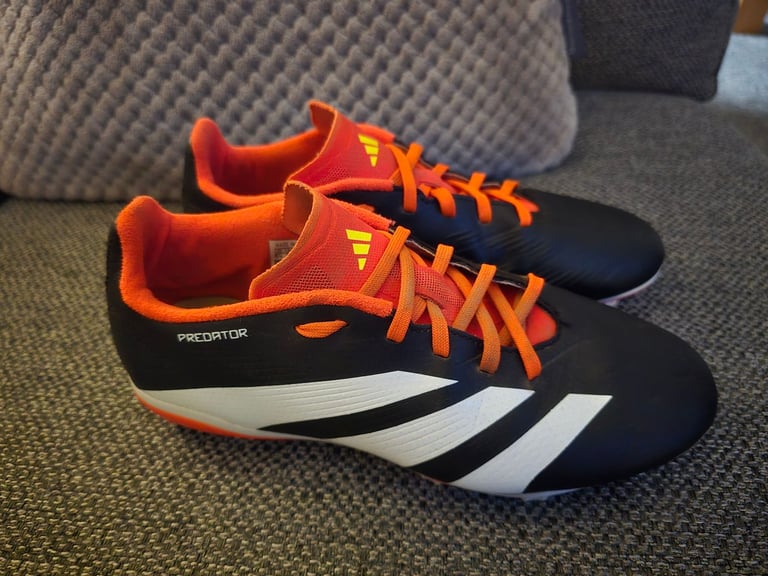 image for Size 5 Adidas Predator football boots 