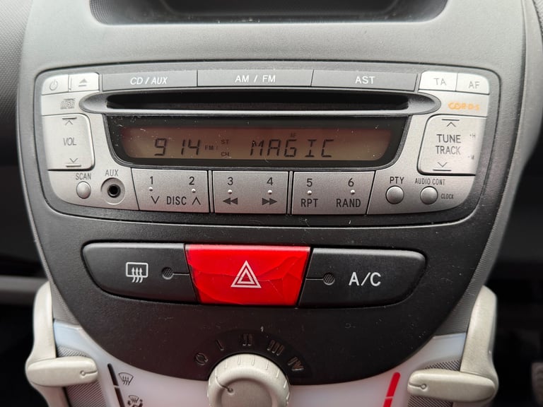 Peugeot, 107, Hatchback, 2007, Manual, 998 (cc), 5 doors