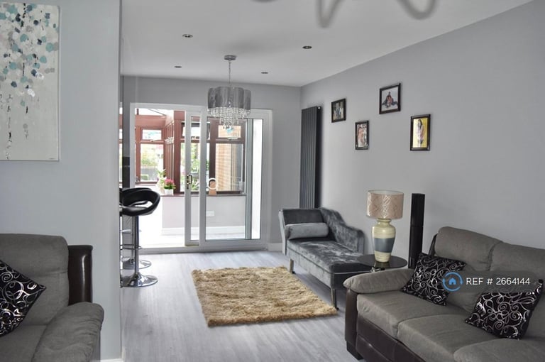 4 bedroom house in Warren Road, Orpington, BR6 (4 bed) (#2664144)