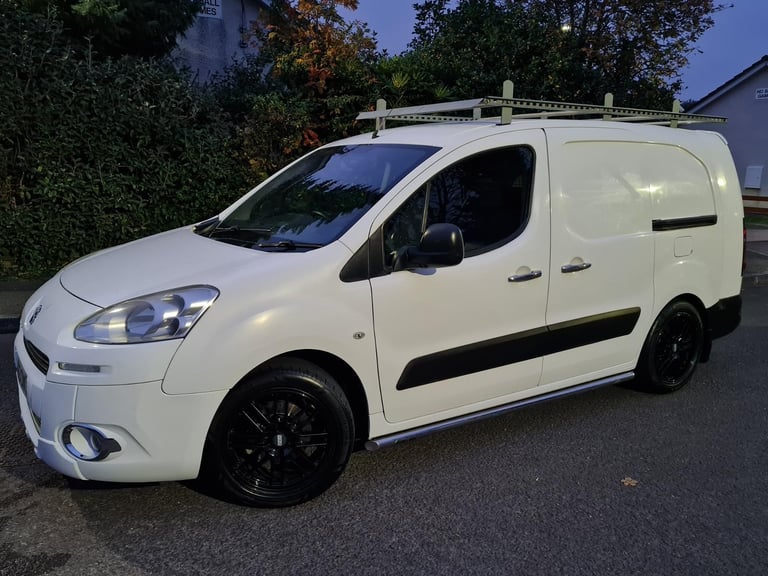 Factory Crew Van  Long Wheel Base Twin Side Loading Doors 2013 Peugeot Partner Professional HDI