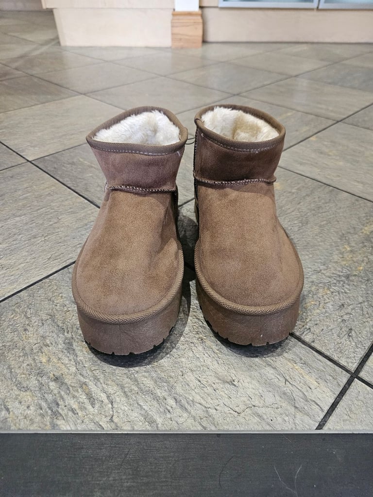 image for Brand new Ladies Boots. Size 7. Still with tags on.