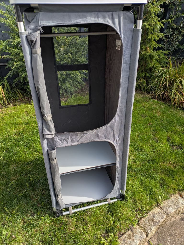 Folding wardrobe 