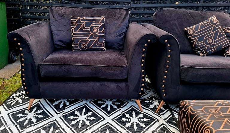 Black ScS Velvet Sofas..3&1..Delivery 🚚Available 