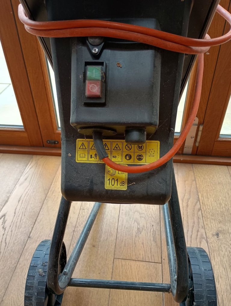 image for Titan Rapid Shredder - Garden Shredder 2500/2000W