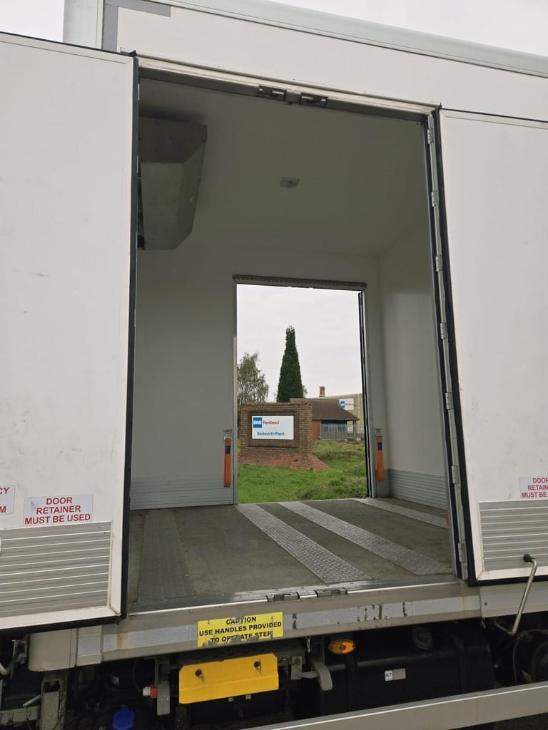 ISUZU FORWARD F135 240 13.5 TON FRIDGE / CURTAINSIDER, EURO 6, CARRIER SUPRA 550