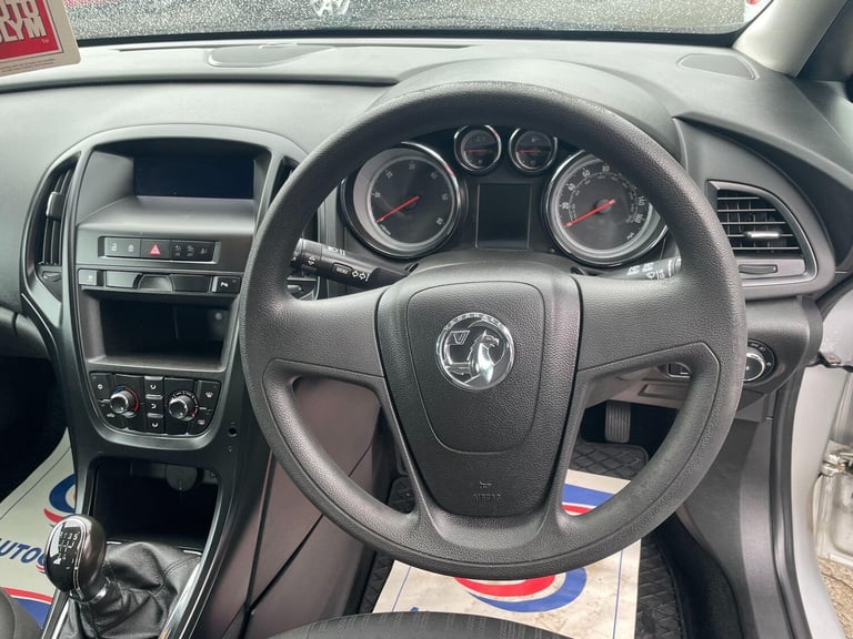 2014 Vauxhall Astra 1.3 CDTi ecoFLEX Exclusiv Hatchback 5dr Diesel Manual Euro 5 (s/s) (95 ps) HA...