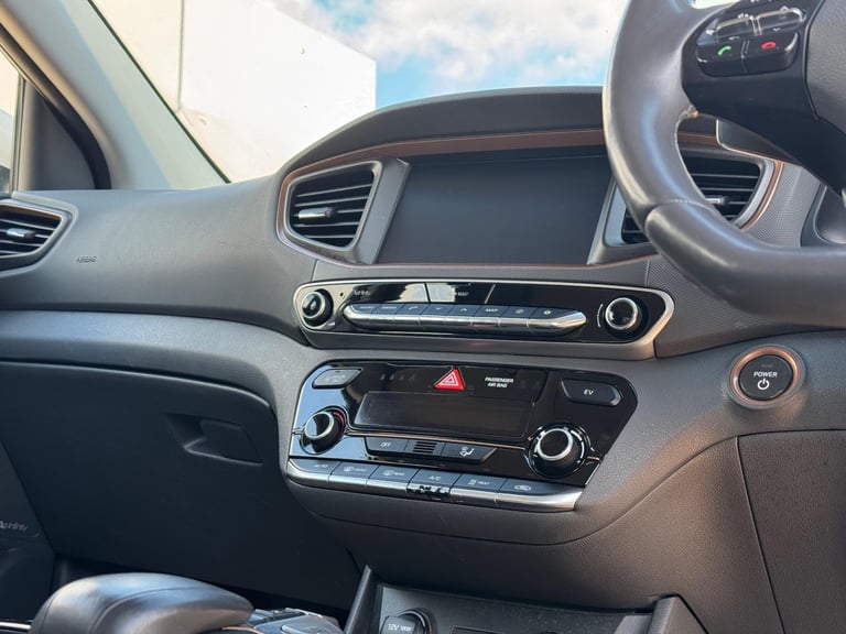 2018 Hyundai IONIQ 28kWh Premium SE Hatchback 5dr Electric Auto (120 ps) HATCHBACK Electric Autom...