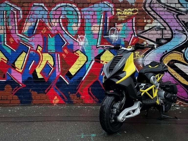 ItalJet Dragster 200cc Naked Sports Automatic Scooter Was £5299 Now £3699