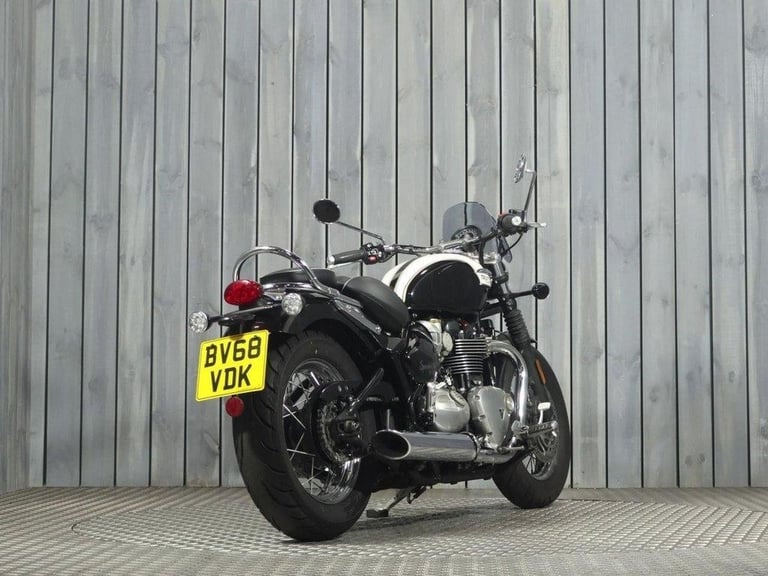 2018 P TRIUMPH SPEEDMASTER 1200