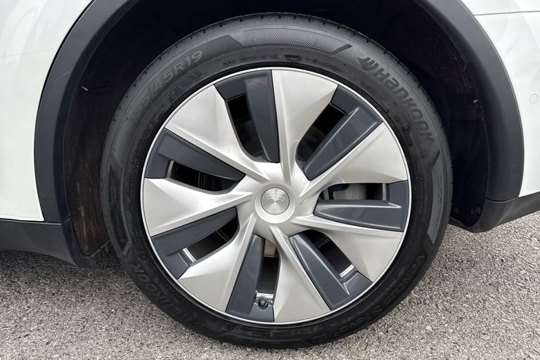 2022 Tesla Model Y Long Range AWD 5dr Auto MPV ELECTRIC Automatic