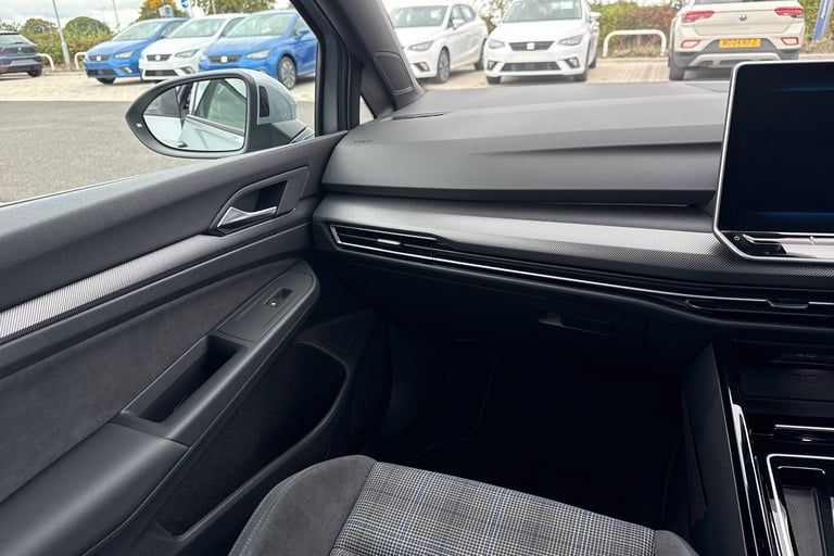 2025 Volkswagen Golf 1.5 TSI 272 GTE eHybrid 5dr DSG **PAN ROOF** Hatchback PETROL/ELECTRIC Autom...