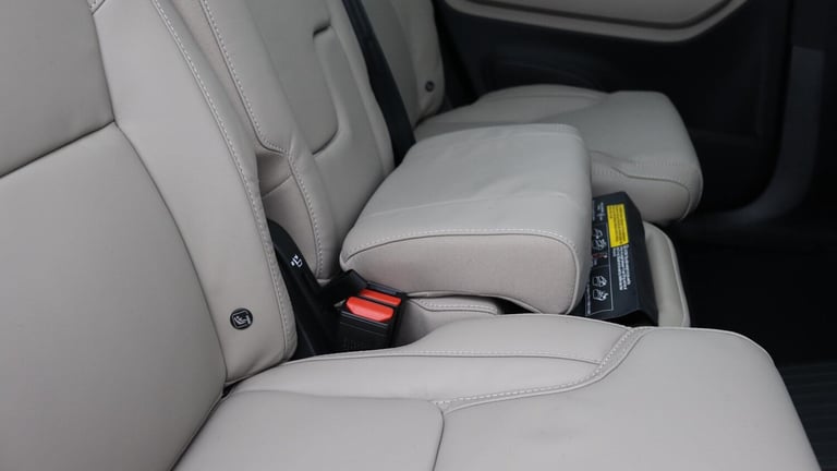 2025 Volvo XC90 T8 PHEV AWD Ultra Dark (Sunroof, 360 Camera, Bowers &amp; Wilkins Sound) ESTATE P...
