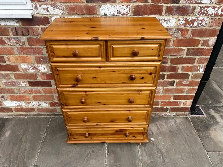 Solid Pine Chest of Drawers - Great Condition 
