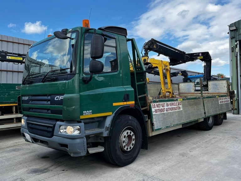 2013 DAF CF 26T DROPSIDE WITH HMF 1430 CRANE
