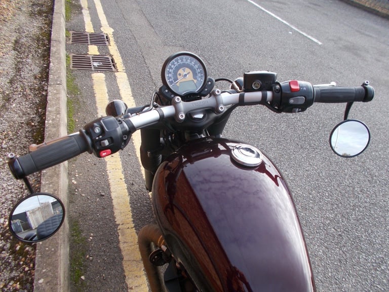 2017 TRIUMPH BONNEVILLE BOBBER