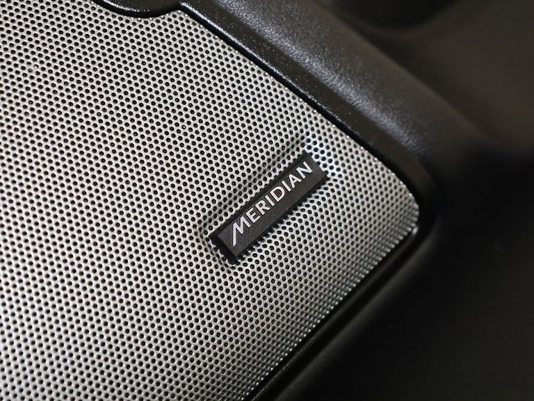 2015 Land Rover Discovery 4 SD V6 HSE SUV Diesel Automatic