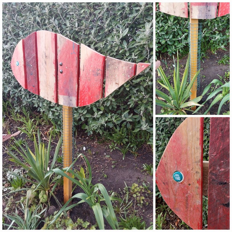 image for Garden features/sculptures 