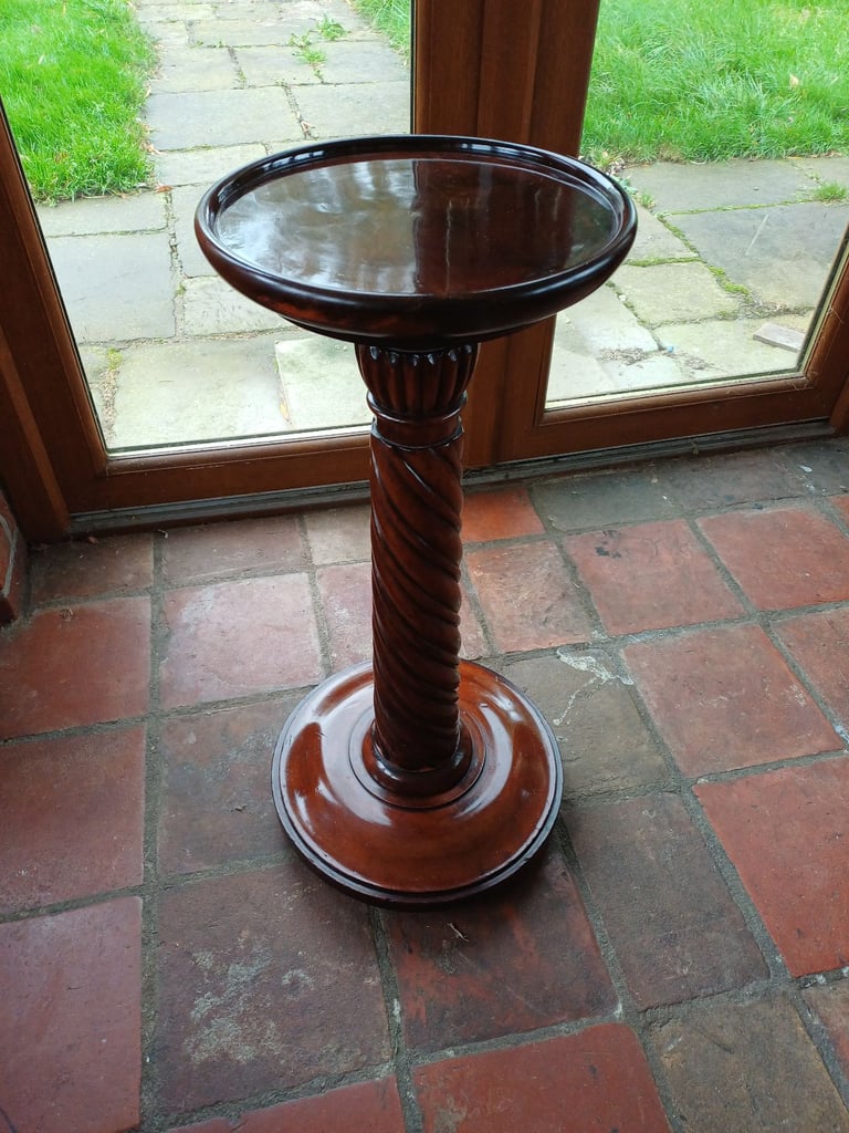  Victorian Mahogany plant/lamp stand