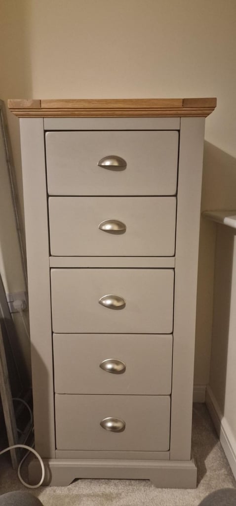 St Ives Natural Oak and Light Grey Painted 5 Drawer Tallboy - Like New Condition