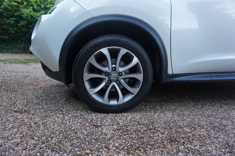 2017 Nissan Juke 1.2 DiG-T Tekna 5dr HATCHBACK Petrol Manual - Image 16