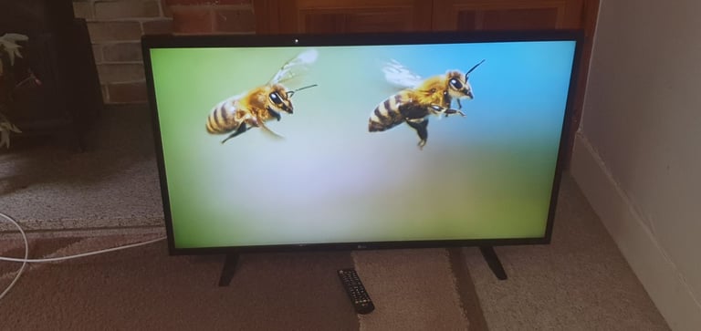 LG 43 inch 4K Smart tv Ultra HD freesat / freeview wifi Led TV