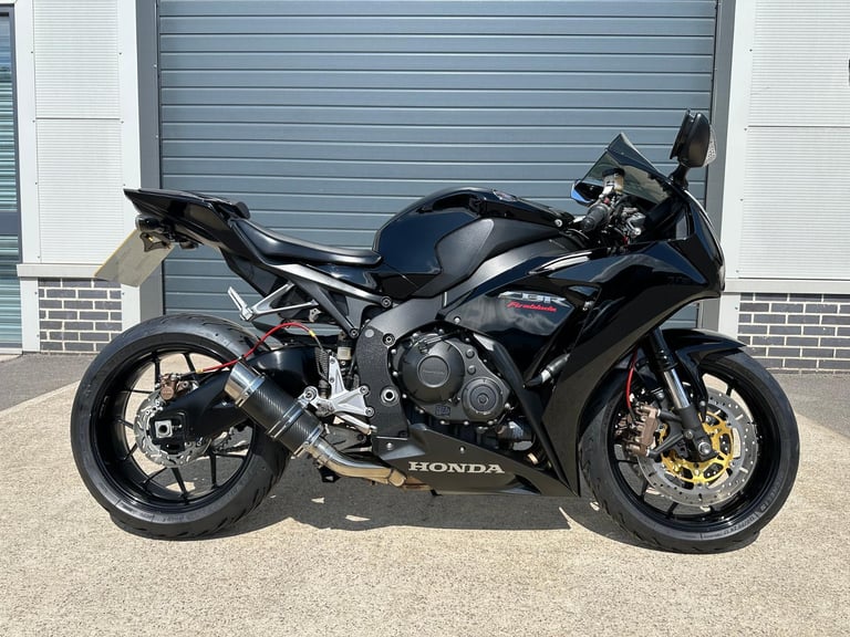 HONDA CBR1000RR FIREBLADE 2014 - 26285 MILES 