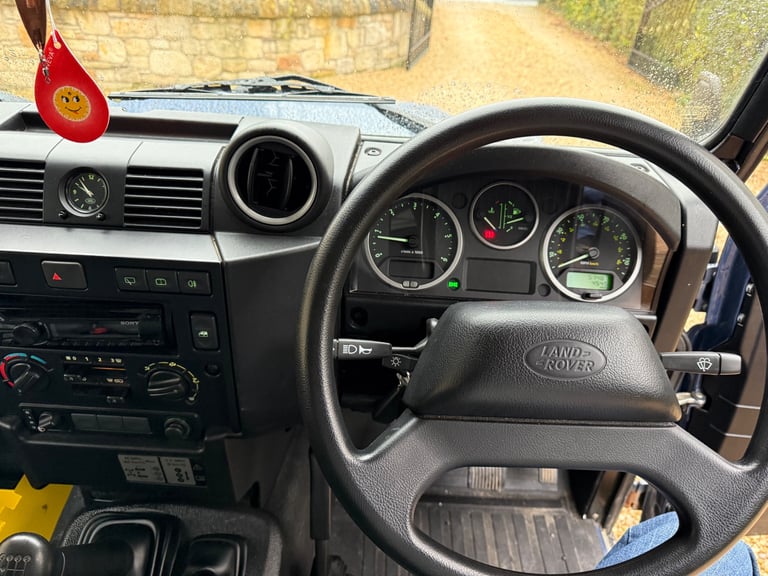 Land Rover 90 DEFENDER Hardtop 2198 (cc)