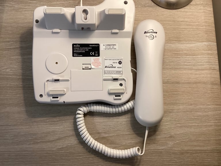 Binatone Speakeasy 5 Corded Phone for Seniors Impaired Vision