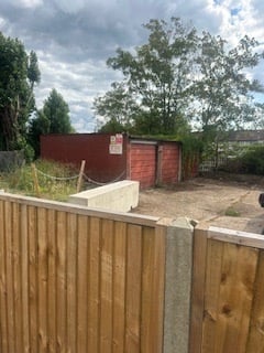 Off Road Private Garage to Rent - Streatham